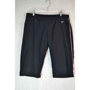 Nike The Athletic Dept Women's Large Black Capri Crop Pants